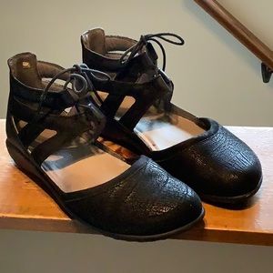 Black Naot shoes, great between seasons, good used condition, comfort insoles